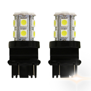 FOCO 3157 DE 13 LEDS BLANCA CON FLASH (PAR)