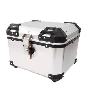 PORTA EQUIPAJE PARA MOTOS DE 45L PLATEADO (Pieza)
